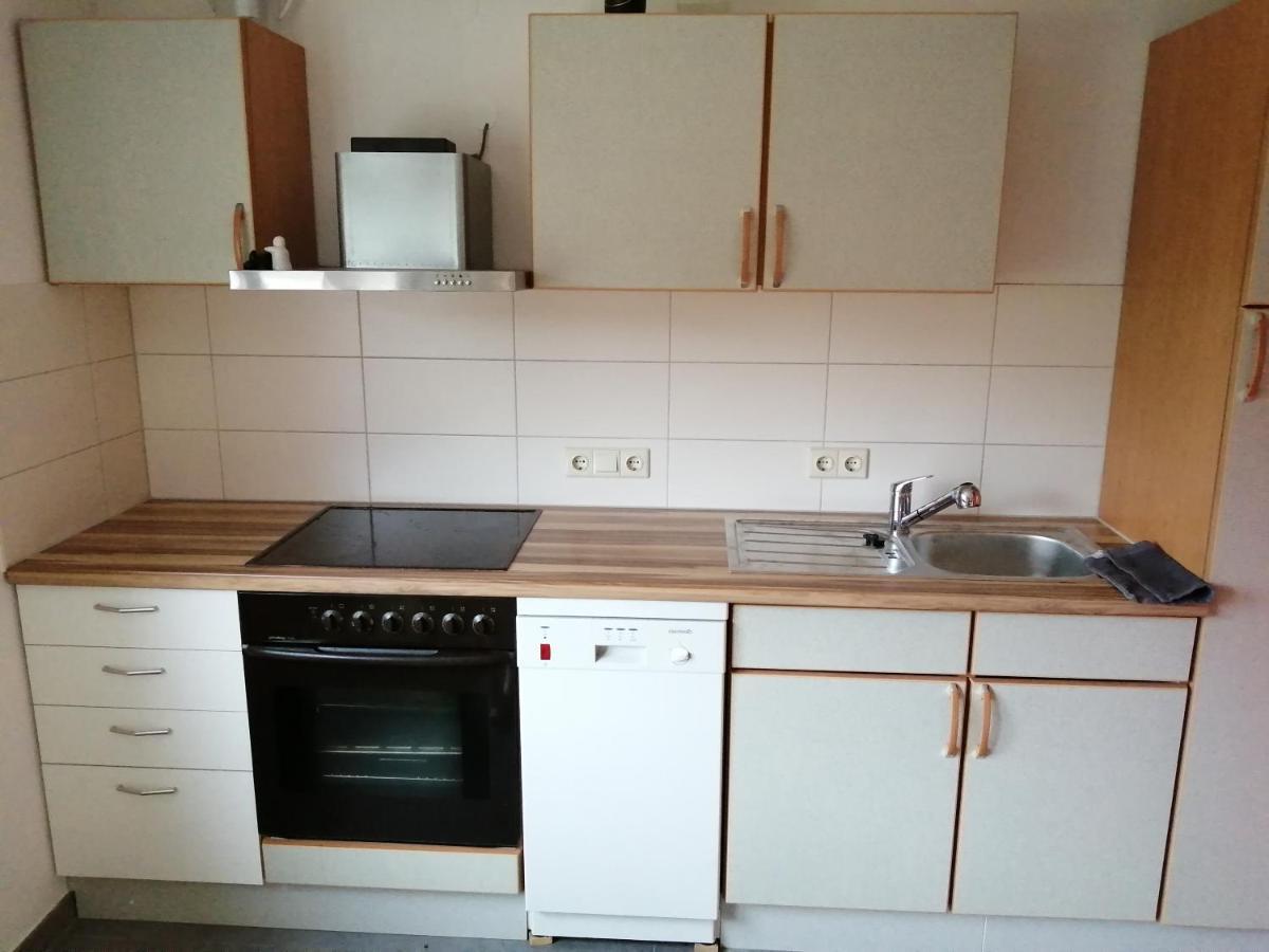 Moderne Ganze Ferienwohnung 1Km Zum Funpark Und Nur 15 Minuten Nach Nuernberg Zirndorf Luaran gambar
